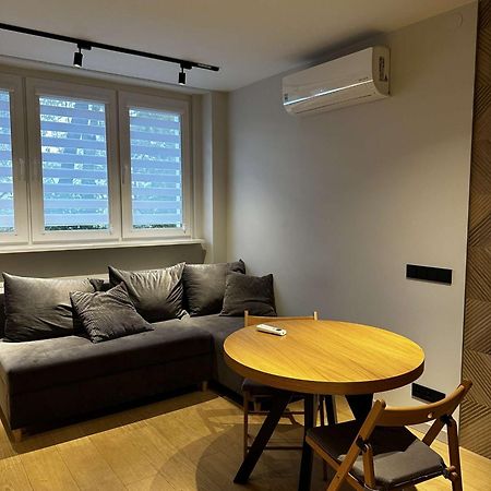 Apartament- Metro Trocka Varsovie Extérieur photo